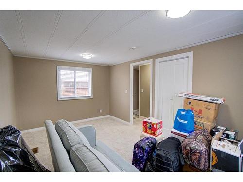 70 Westover Avenue, Claresholm, AB - Indoor Photo Showing Other Room