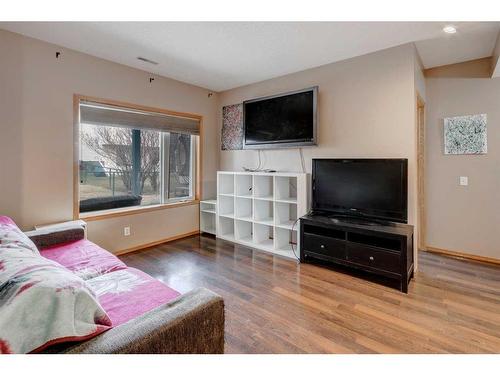 115 Bow Ridge Crescent, Cochrane, AB - Indoor Photo Showing Living Room