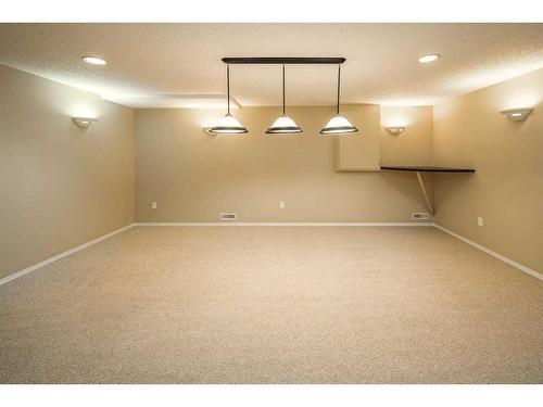 5047 Norris Road Nw, Calgary, AB - Indoor Photo Showing Other Room
