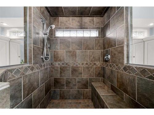 2518 7 Avenue Nw, Calgary, AB - Indoor Photo Showing Bathroom