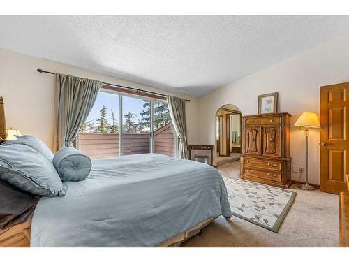 27 Strabane Place Sw, Calgary, AB - Indoor Photo Showing Bedroom