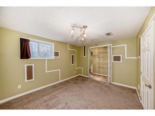 8315 Addison Drive Se, Calgary, AB - Indoor Photo Showing Other Room