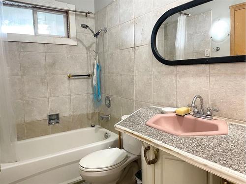 5119 Fourier Drive Se, Calgary, AB - Indoor Photo Showing Bathroom