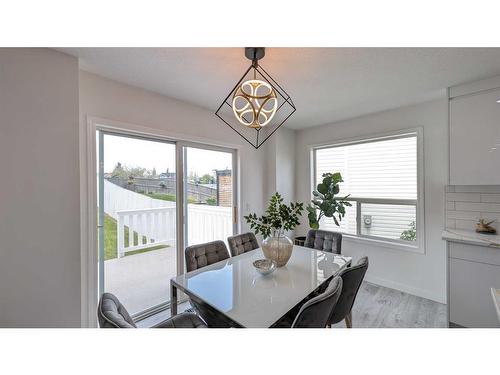 102 Somercrest Circle Sw, Calgary, AB - Indoor Photo Showing Dining Room