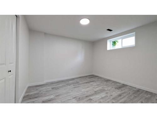 102 Somercrest Circle Sw, Calgary, AB - Indoor Photo Showing Other Room