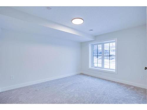 327 47 Avenue Sw, Calgary, AB - Indoor Photo Showing Other Room