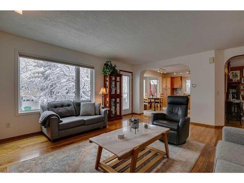 106 Arbour Ridge Heights Nw, Calgary, AB - Indoor Photo Showing Living Room