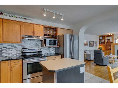 106 Arbour Ridge Heights Nw, Calgary, AB - Indoor Photo Showing Kitchen