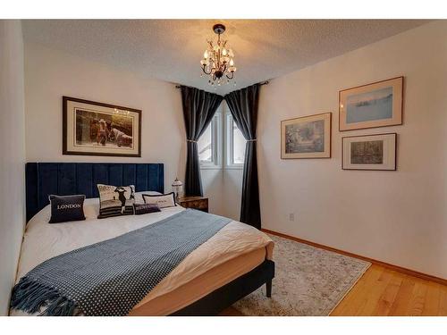 106 Arbour Ridge Heights Nw, Calgary, AB - Indoor Photo Showing Bedroom