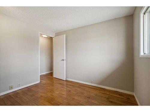 323 Madeira Close Ne, Calgary, AB - Indoor Photo Showing Other Room