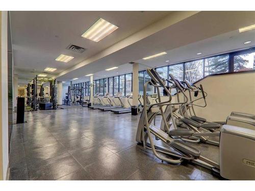 1526-222 Riverfront Avenue Sw, Calgary, AB - Indoor Photo Showing Gym Room
