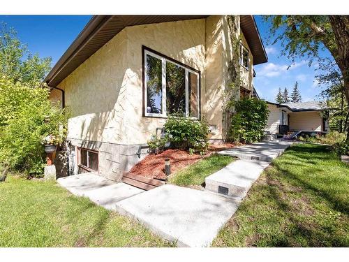 459 Cantrell Drive Sw, Calgary, AB - Outdoor
