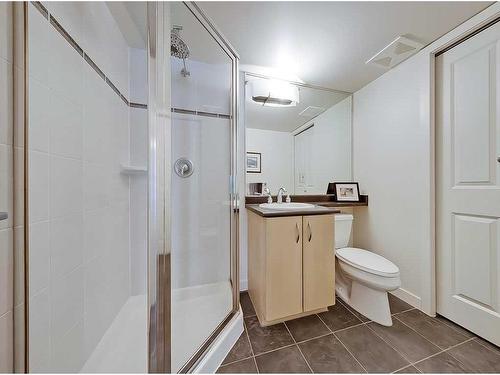 904-1088 6 Avenue Sw, Calgary, AB - Indoor Photo Showing Bathroom