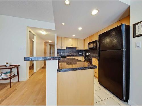 904-1088 6 Avenue Sw, Calgary, AB - Indoor Photo Showing Kitchen