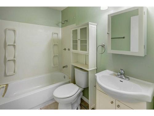 1183 Marcombe Crescent Ne, Calgary, AB - Indoor Photo Showing Bathroom