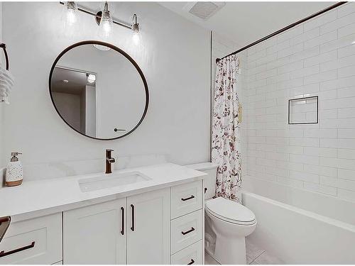 127 Silver Ridge Close Nw, Calgary, AB - Indoor Photo Showing Bathroom