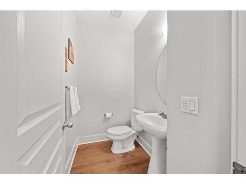 90 Royal Oak Drive Nw, Calgary, AB - Indoor Photo Showing Bathroom