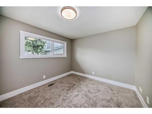 3403 Boulton Road Nw, Calgary, AB - Indoor Photo Showing Other Room