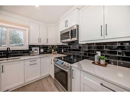 3403 Boulton Road Nw, Calgary, AB - Indoor Photo Showing Kitchen