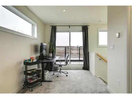 4127 17 Street Sw, Calgary, AB - Indoor Photo Showing Office