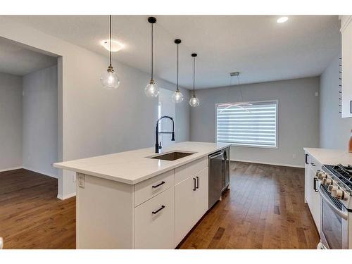 25 Elgin Meadows Green Se, Calgary, AB - Indoor Photo Showing Kitchen With Upgraded Kitchen