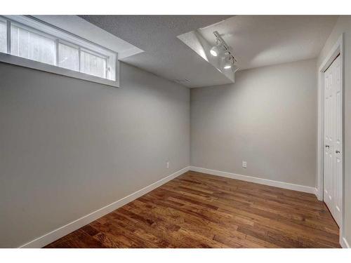 9002 Scurfield Drive Nw, Calgary, AB - Indoor Photo Showing Other Room