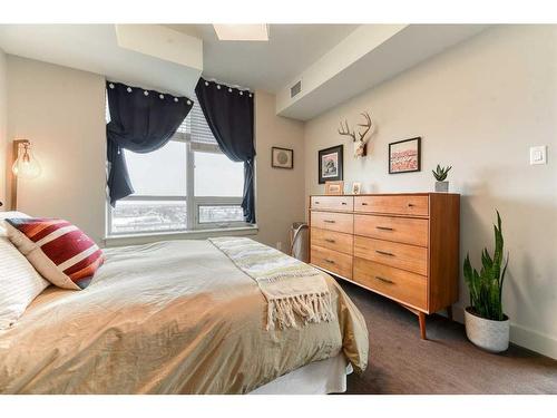 505-10 Shawnee Hill Sw, Calgary, AB - Indoor Photo Showing Bedroom