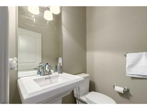 210 Aspen Stone Way Sw, Calgary, AB - Indoor Photo Showing Bathroom