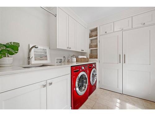1305 Montreal Avenue Sw, Calgary, AB - Indoor Photo Showing Laundry Room