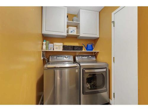 115 Valley Creek Crescent Nw, Calgary, AB - Indoor Photo Showing Laundry Room