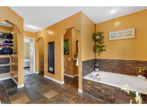 115 Valley Creek Crescent Nw, Calgary, AB - Indoor Photo Showing Bathroom