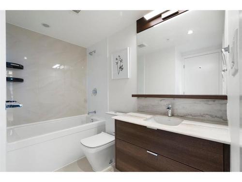 210-138 Waterfront Court Sw, Calgary, AB - Indoor Photo Showing Bathroom