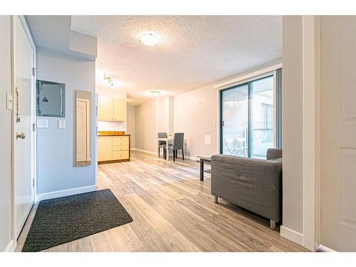 411-1111 6 Avenue Sw, Calgary, AB - Indoor Photo Showing Other Room