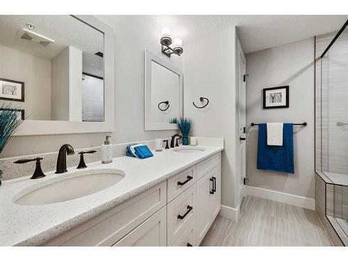 1321-2330 Fish Creek Boulevard Sw, Calgary, AB - Indoor Photo Showing Bathroom