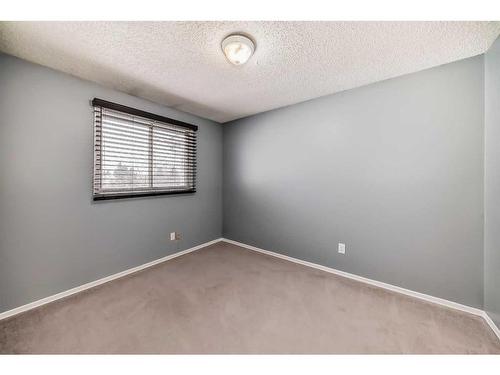 14-3015 51 Street Sw, Calgary, AB - Indoor Photo Showing Other Room
