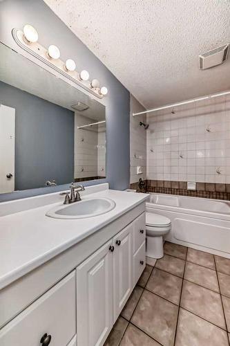 14-3015 51 Street Sw, Calgary, AB - Indoor Photo Showing Bathroom