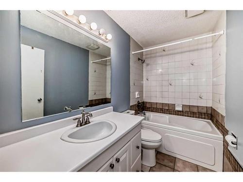 14-3015 51 Street Sw, Calgary, AB - Indoor Photo Showing Bathroom