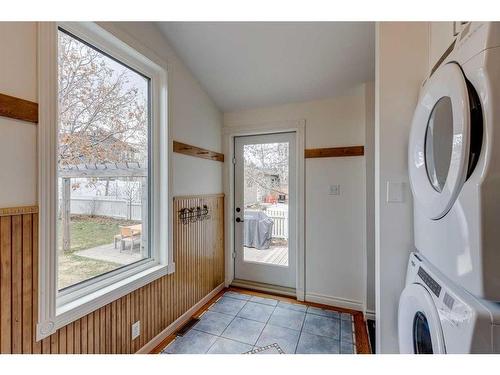 601 27 Avenue Nw, Calgary, AB - Indoor Photo Showing Laundry Room