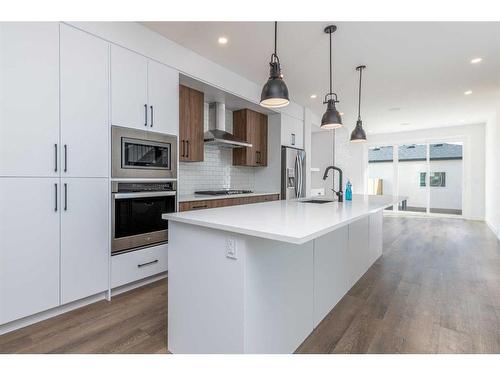 4510 72 Street Nw, Calgary, AB - Indoor Photo Showing Kitchen With Stainless Steel Kitchen With Upgraded Kitchen
