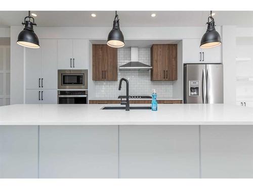 4510 72 Street Nw, Calgary, AB - Indoor Photo Showing Kitchen With Upgraded Kitchen
