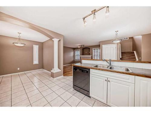 129 Tarawood Close Ne, Calgary, AB - Indoor Photo Showing Kitchen With Double Sink