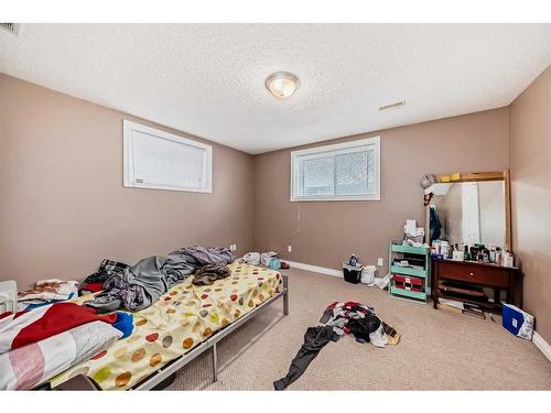 129 Tarawood Close Ne, Calgary, AB - Indoor Photo Showing Bedroom