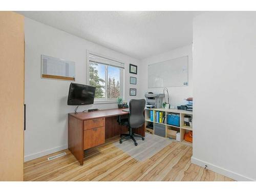 12 Cedardale Crescent Sw, Calgary, AB - Indoor Photo Showing Office
