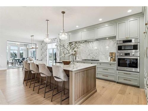 333 Bessborough Drive Sw, Calgary, AB - Indoor Photo Showing Kitchen With Upgraded Kitchen