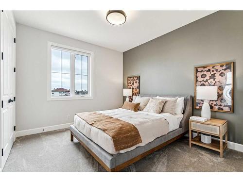 333 Bessborough Drive Sw, Calgary, AB - Indoor Photo Showing Bedroom