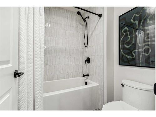 333 Bessborough Drive Sw, Calgary, AB - Indoor Photo Showing Bathroom