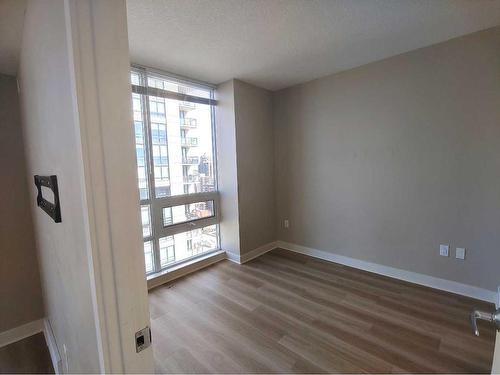 1904-1118 12 Avenue Sw, Calgary, AB - Indoor Photo Showing Other Room