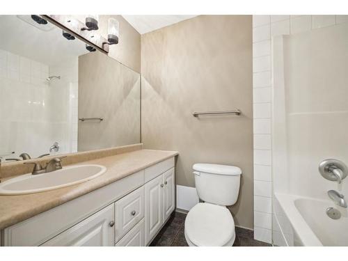 101-340 14 Avenue Sw, Calgary, AB - Indoor Photo Showing Bathroom
