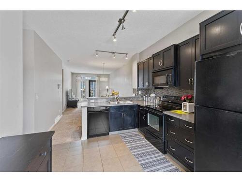 92 Evansview Gardens Nw, Calgary, AB - Indoor Photo Showing Kitchen With Upgraded Kitchen