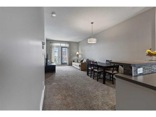 92 Evansview Gardens Nw, Calgary, AB - Indoor Photo Showing Other Room